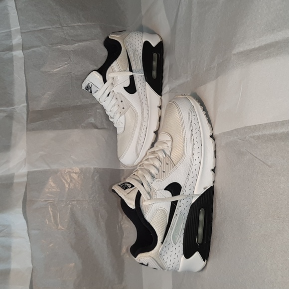 Nike Air Max 90 Retro Sneakers, 7Y = Women 8.5 = Men 7 - Picture 11 of 11